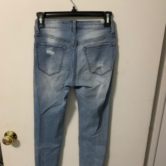 Ripped skinny jeans - Picture 2 of 3